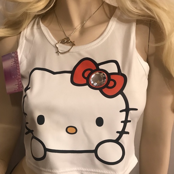 Adorable 🍭vintage capris and crop top with hello kitty details 💖 - Picture 10 of 12